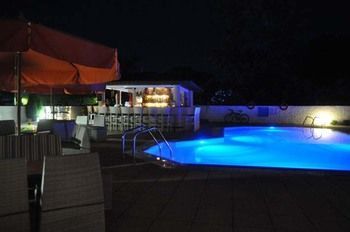 Sarti Plaza Hotell Exteriör bild